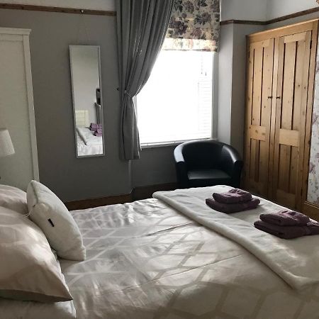 Wisteria House Apartment Плимът Екстериор снимка