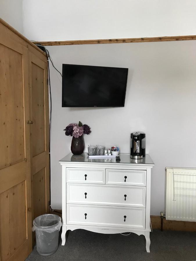 Wisteria House Apartment Плимът Екстериор снимка