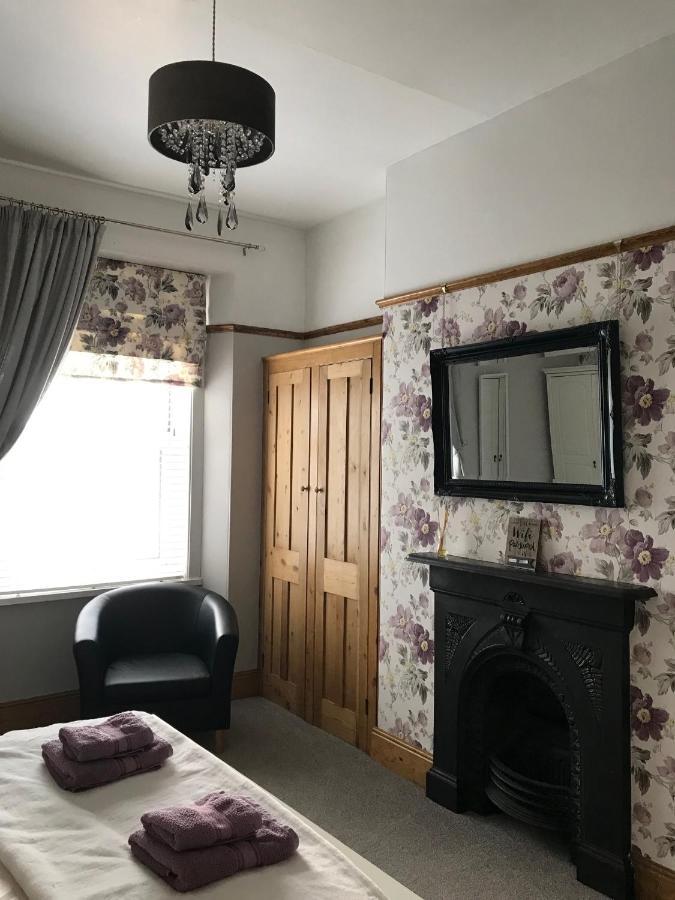 Wisteria House Apartment Плимът Екстериор снимка